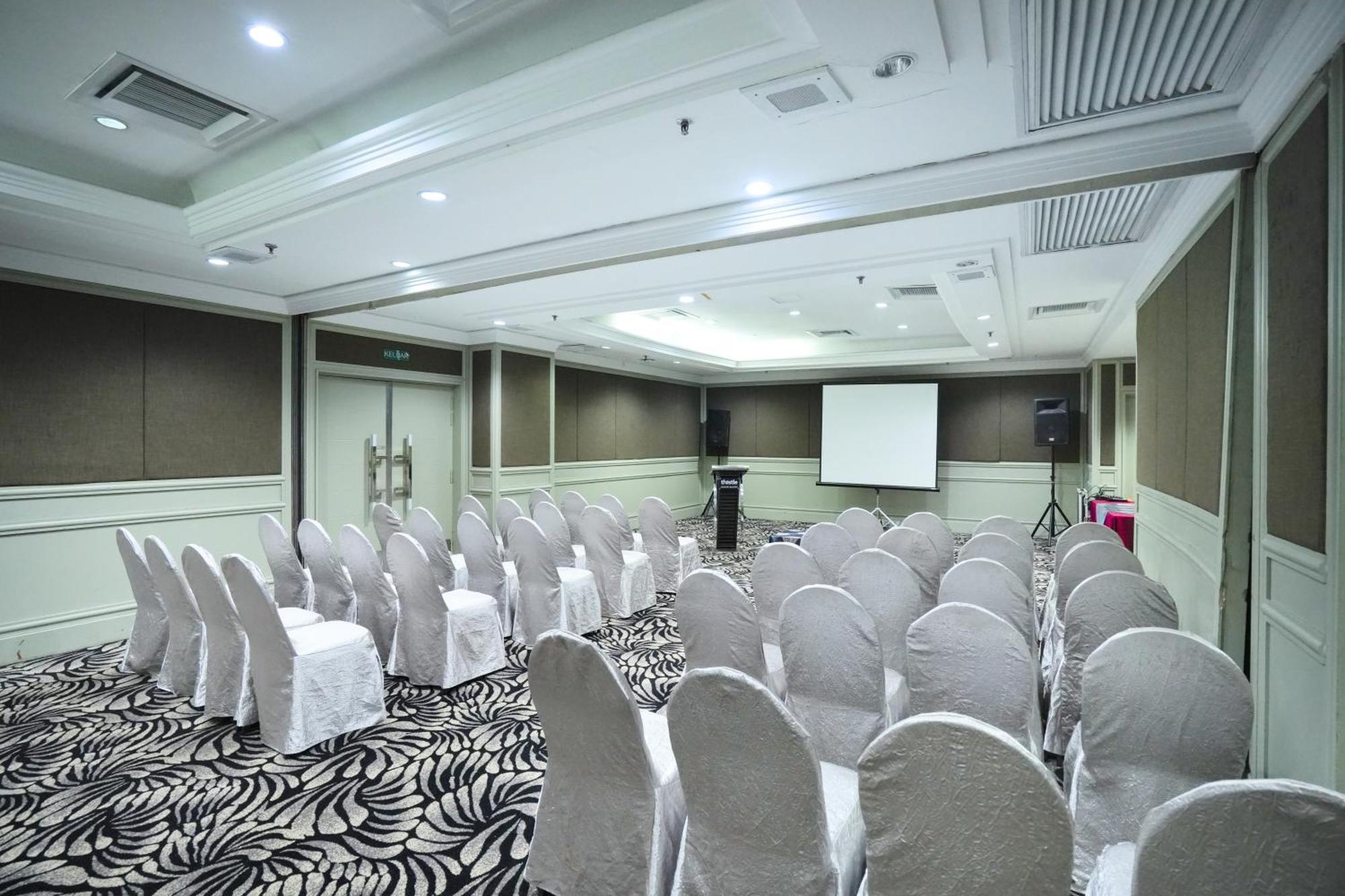 Thistle Johor Bahru Ngoại thất bức ảnh Meeting room