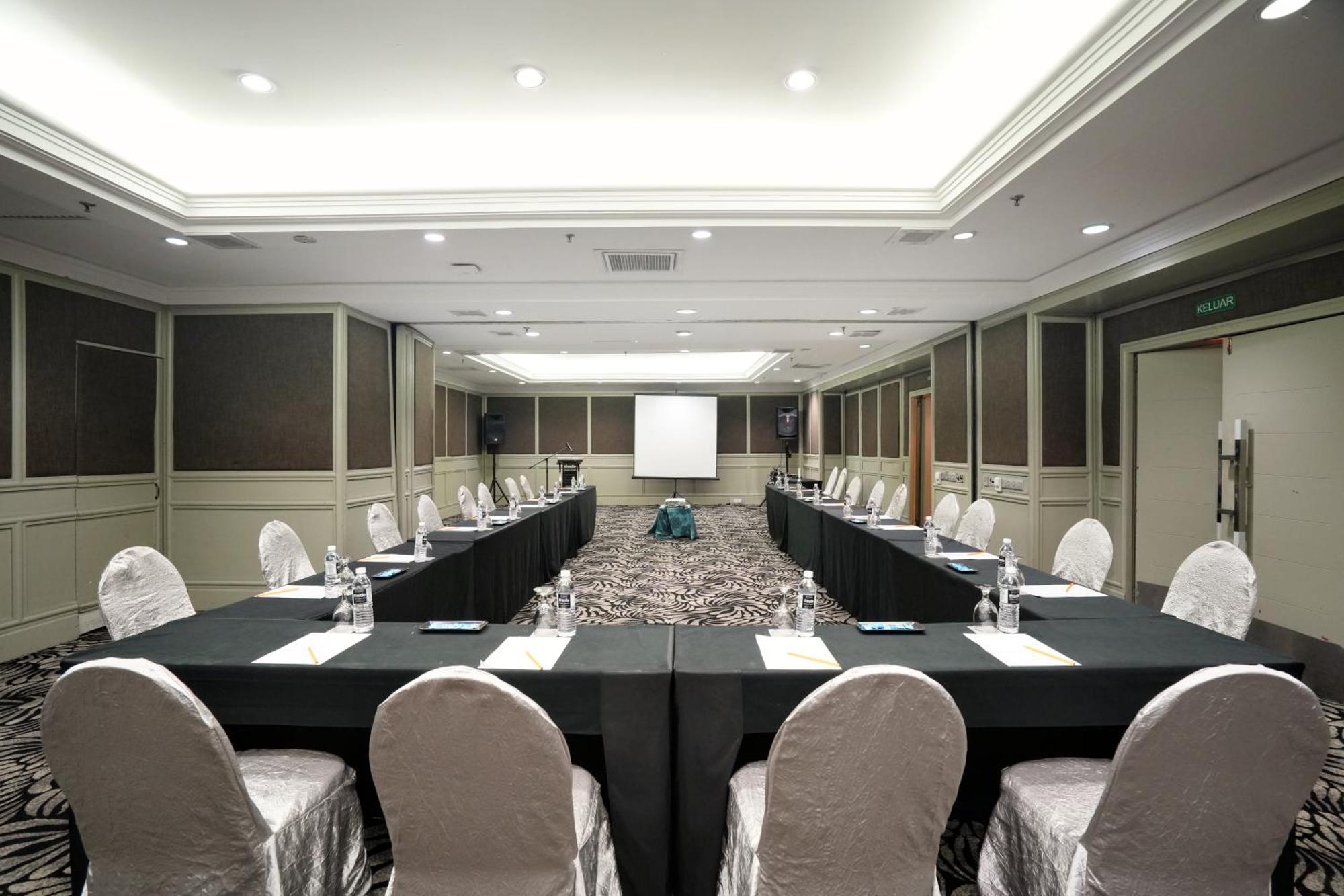 Thistle Johor Bahru Ngoại thất bức ảnh Meeting room