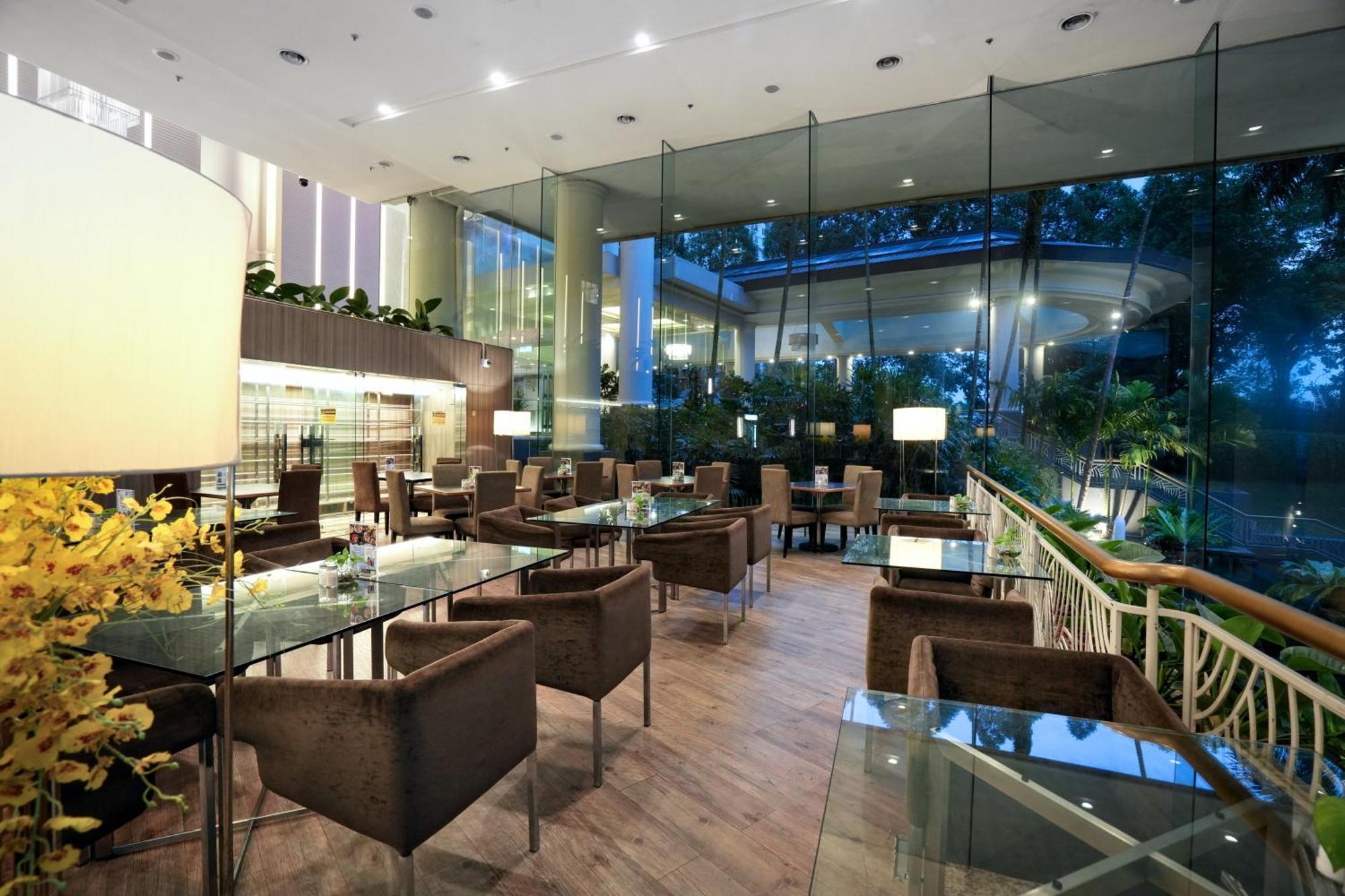 Thistle Johor Bahru Ngoại thất bức ảnh The interior of the lounge