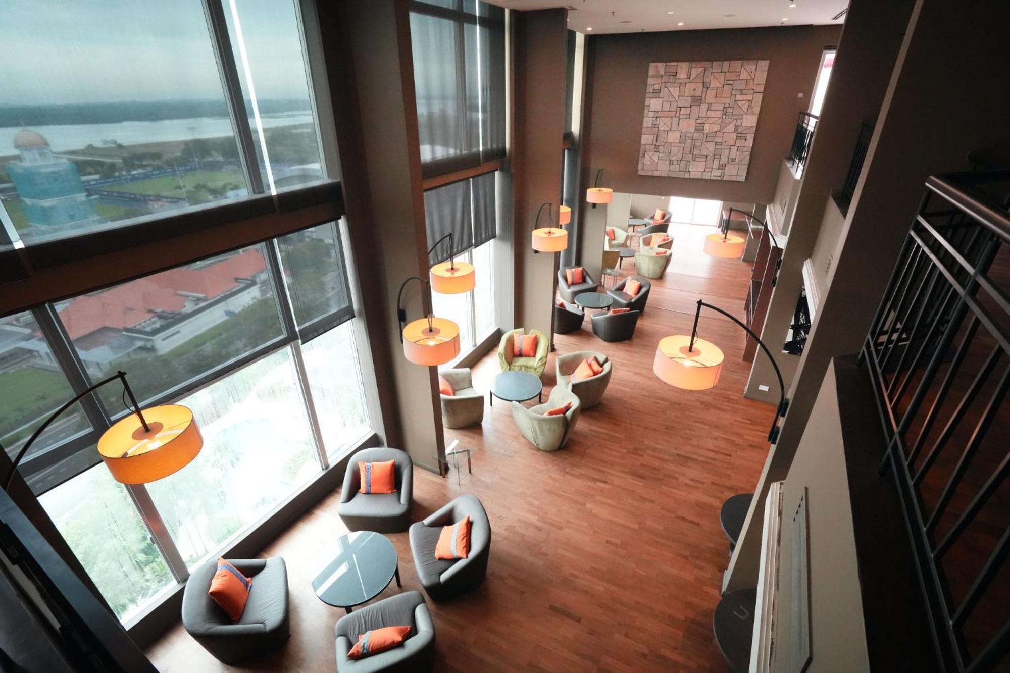 Thistle Johor Bahru Ngoại thất bức ảnh The Club at KLIA