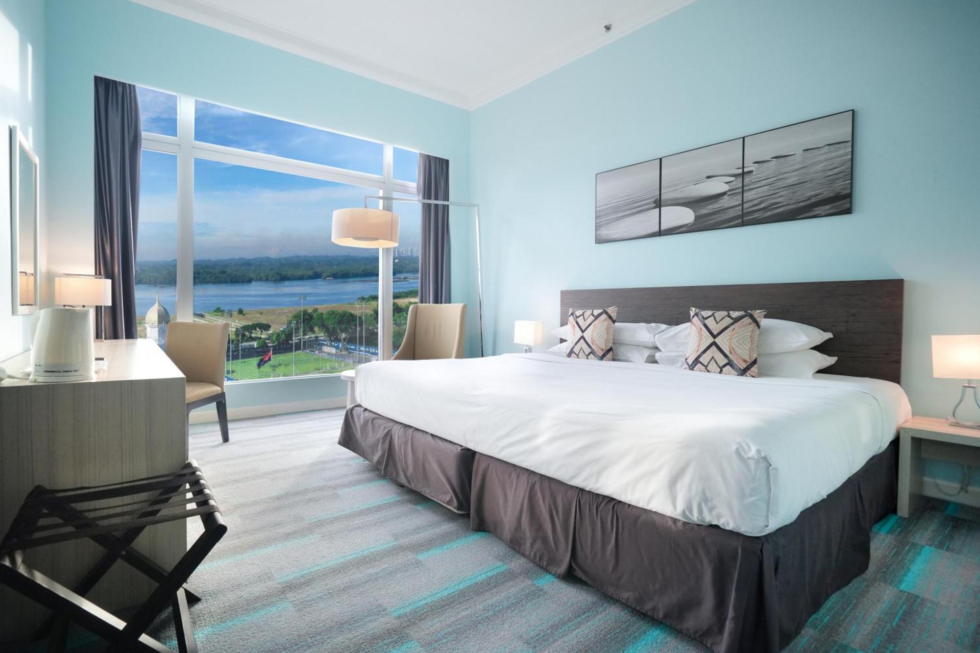 Thistle Johor Bahru Ngoại thất bức ảnh A room at the hotel
