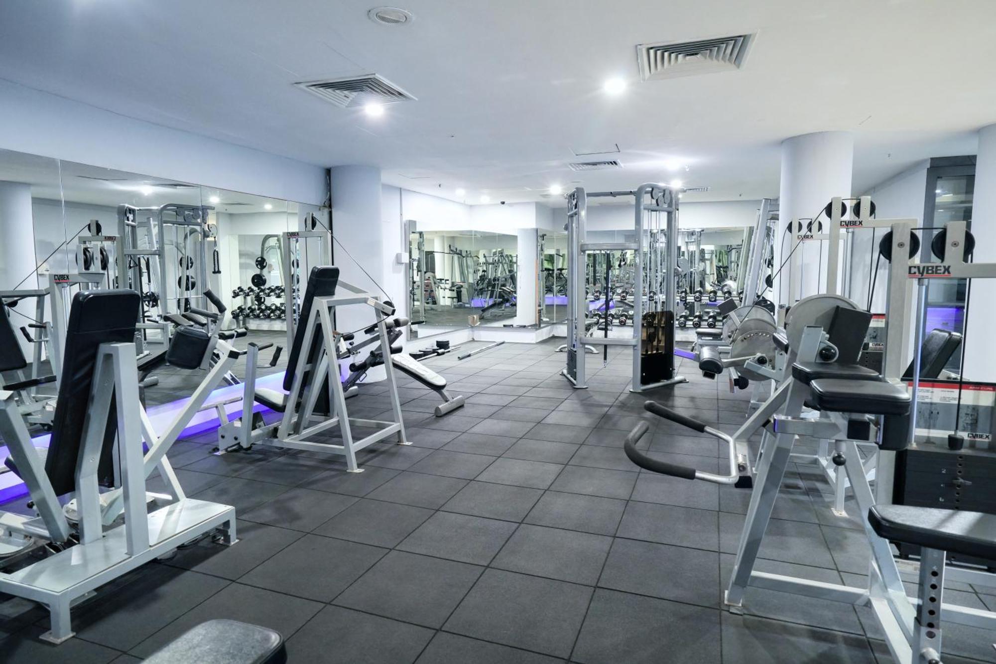 Thistle Johor Bahru Ngoại thất bức ảnh The gym at the hotel